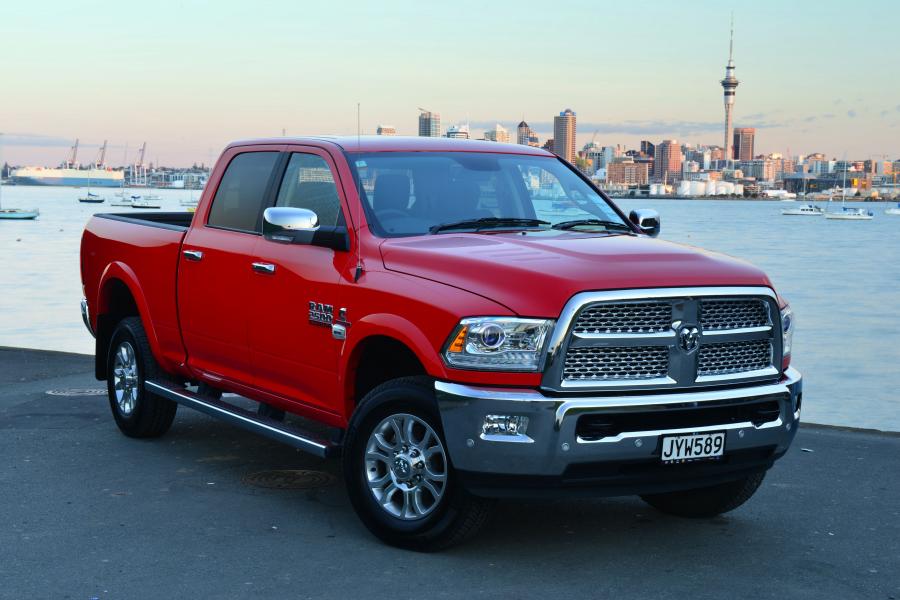  Dodge Ram 2500 Laramie Crew Cab 2015 года  (AU) (фото 4 из 40)